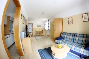 Departamento Confort, 1 habitación, en el área del patio (Lusen) | Sala de estar | Televisión de pantalla plana 