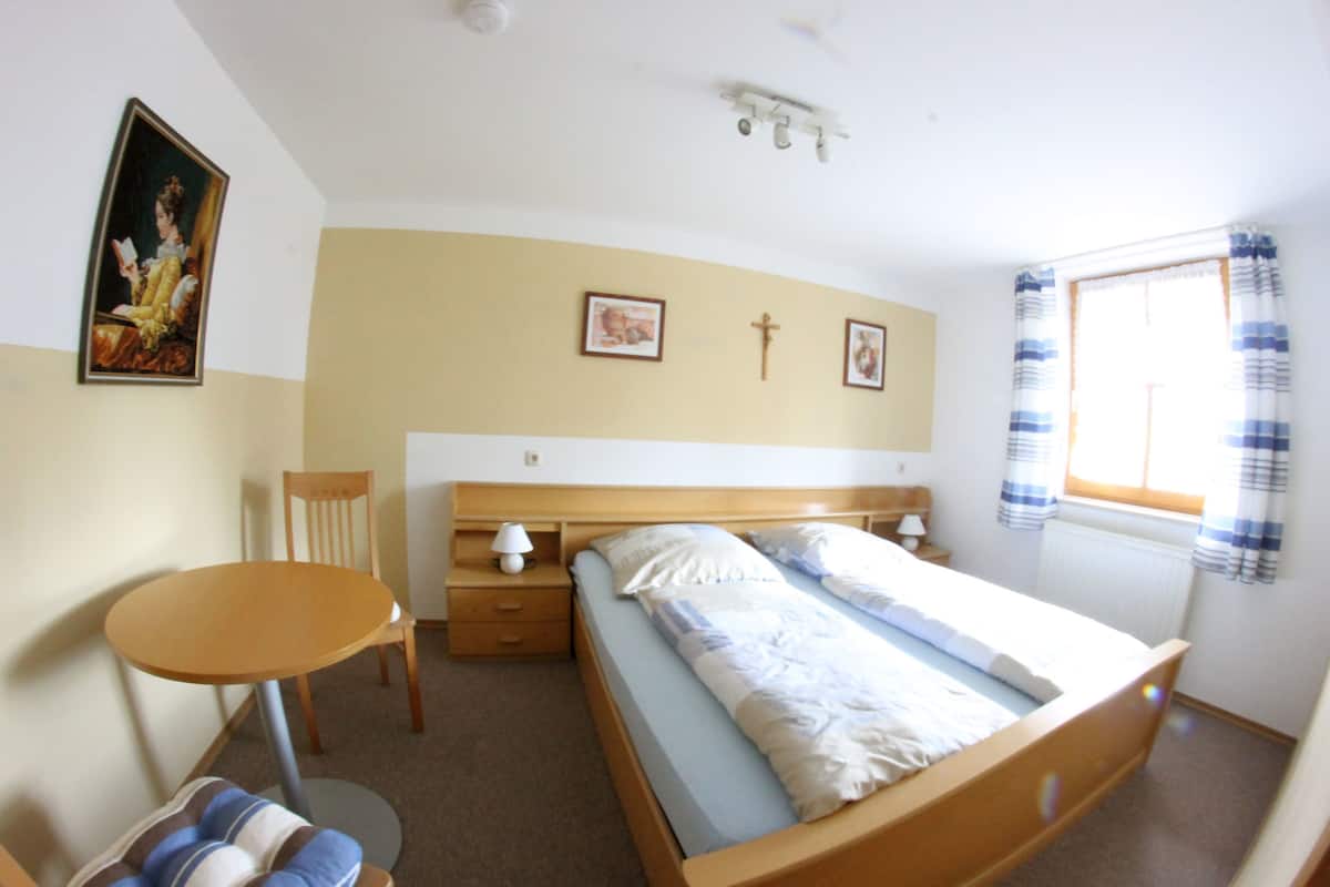 Comfort-Apartment, 1 Schlafzimmer, zum Innenhof hin (Lusen) | Bügeleisen/Bügelbrett, kostenloses WLAN, Bettwäsche