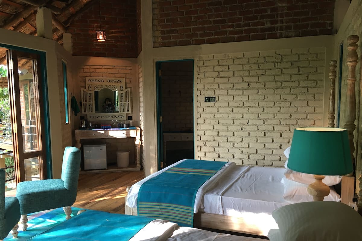 Firefly Lodge