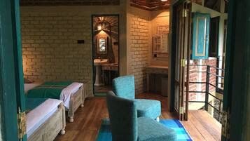 Firefly Lodge