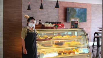 3 restaurants servant le petit déjeuner