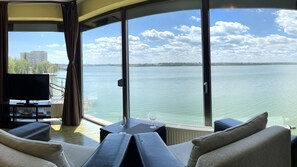 Superior Apartment | Lake view