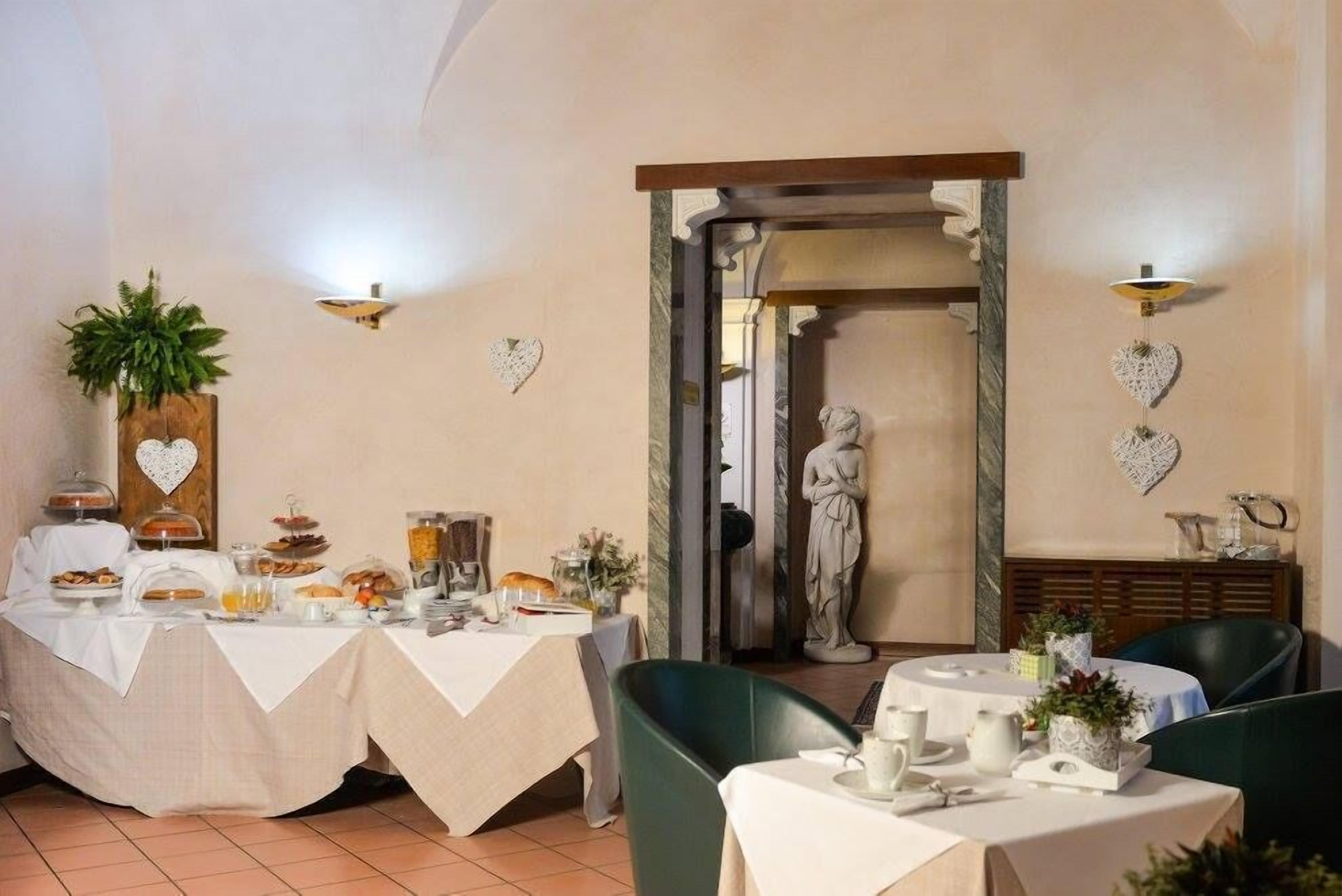 Bao gồm bữa sáng buffet hàng ngày 