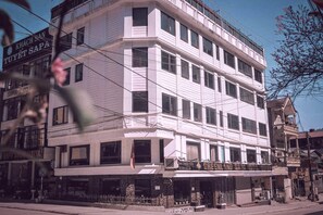 Front of property - Greenland Sa Pa Hotel by DLMH (Sa Pa)