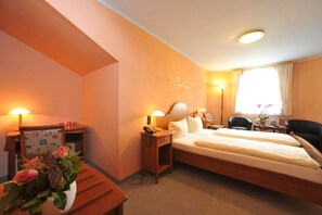 Individually decorated, individually furnished, desk, soundproofing - Obere Mühle (Bad Elster)