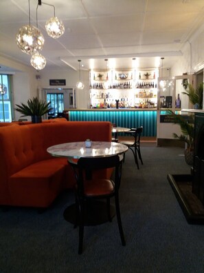 Bar (on property) - Royal Sportsman Hotel (Porthmadog)