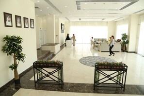 Lobby - The Uptown Hotel Apartment (Al-Fujairah)