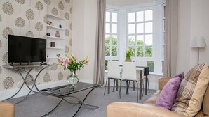 Unclassified image, 5 of 14, button - Prestwick Town Center Flat (Prestwick)