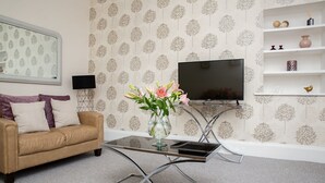 Unclassified image, 3 of 14, button - Prestwick Town Center Flat (Prestwick)