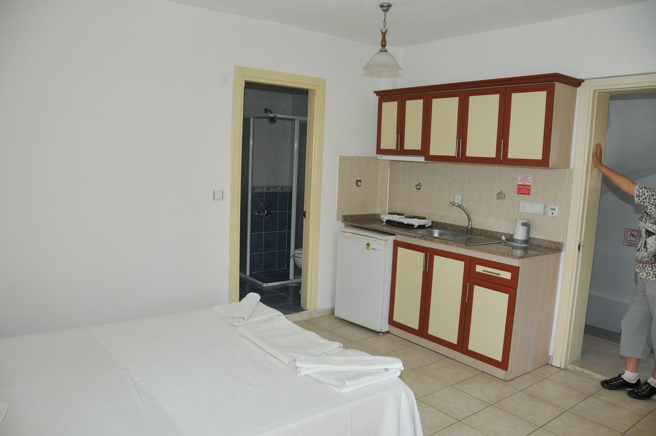 Minibar, bureau, fer et planche à repasser, lits bébé (gratuits)