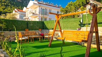 Área de juegos infantiles al aire libre