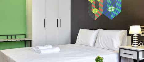 Economy Triple Room | Hypo-allergenic bedding, individually decorated, individually furnished