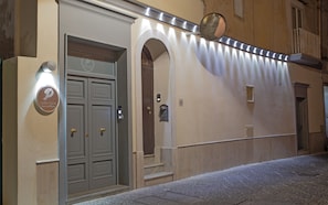 Exterior detail - Piazza Posta Dimora Di Charme (Procida)
