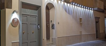 ปิอาซซา ปอสตา ดิมอรา ดิ ชาร์เม