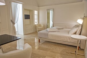 Habitación de lujo doble | Ropa de cama de alta calidad, colchones viscoelásticos, minibar