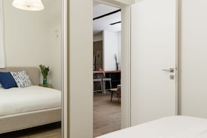 Apartemen Deluks | 2 kamar tidur, meja kerja, dan ruang kerja ramah laptop