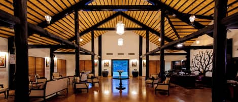 Sala de estar en el lobby