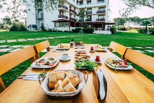 Desayuno bufé gratuito y diario