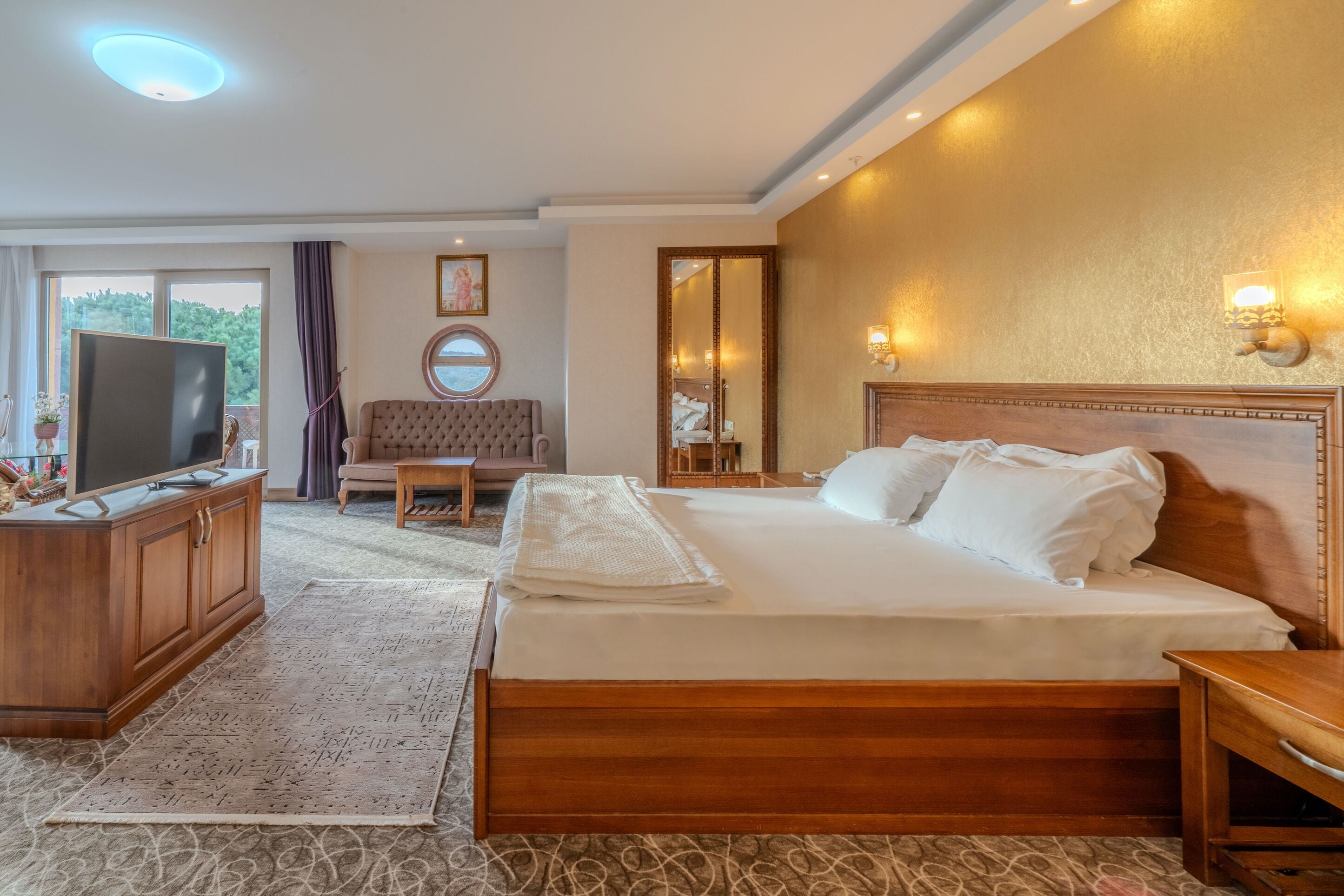Suíte luxo, varanda coberta | Roupas de cama premium, frigobar, escrivaninha