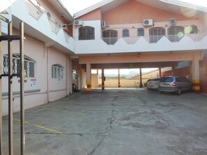 Free self parking - Hotel Nossotel (Santa Barbara d'Oeste)