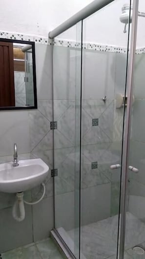Family Room | Bathroom