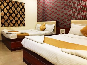 Blackout drapes, soundproofing, rollaway beds, free WiFi
