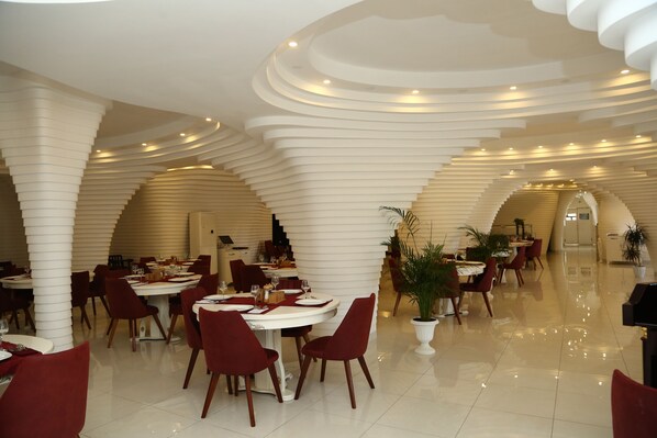 Ilmainen päivittäinen buffetaamiainen