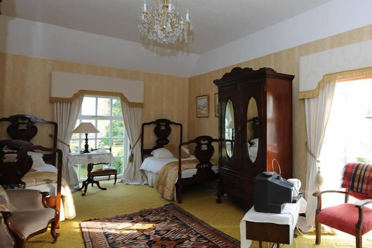 Primrose Room | WiFi (free), bed sheets