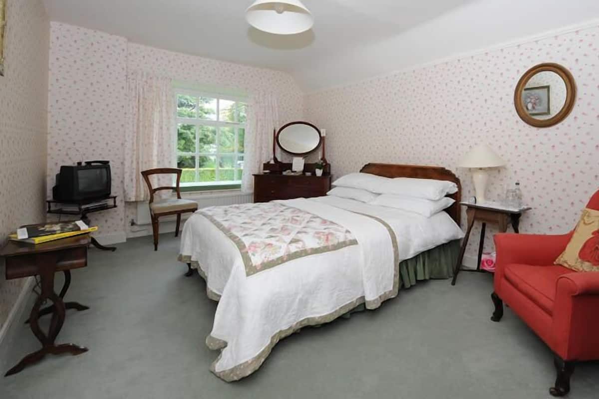 Garden Room | WiFi (free), bed sheets