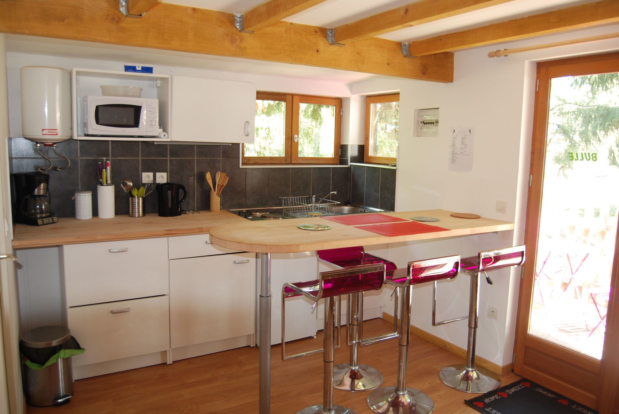 帐篷房 (Bulle) | 私人厨房 | 冰箱、微波炉、炉灶、茶具/咖啡用具