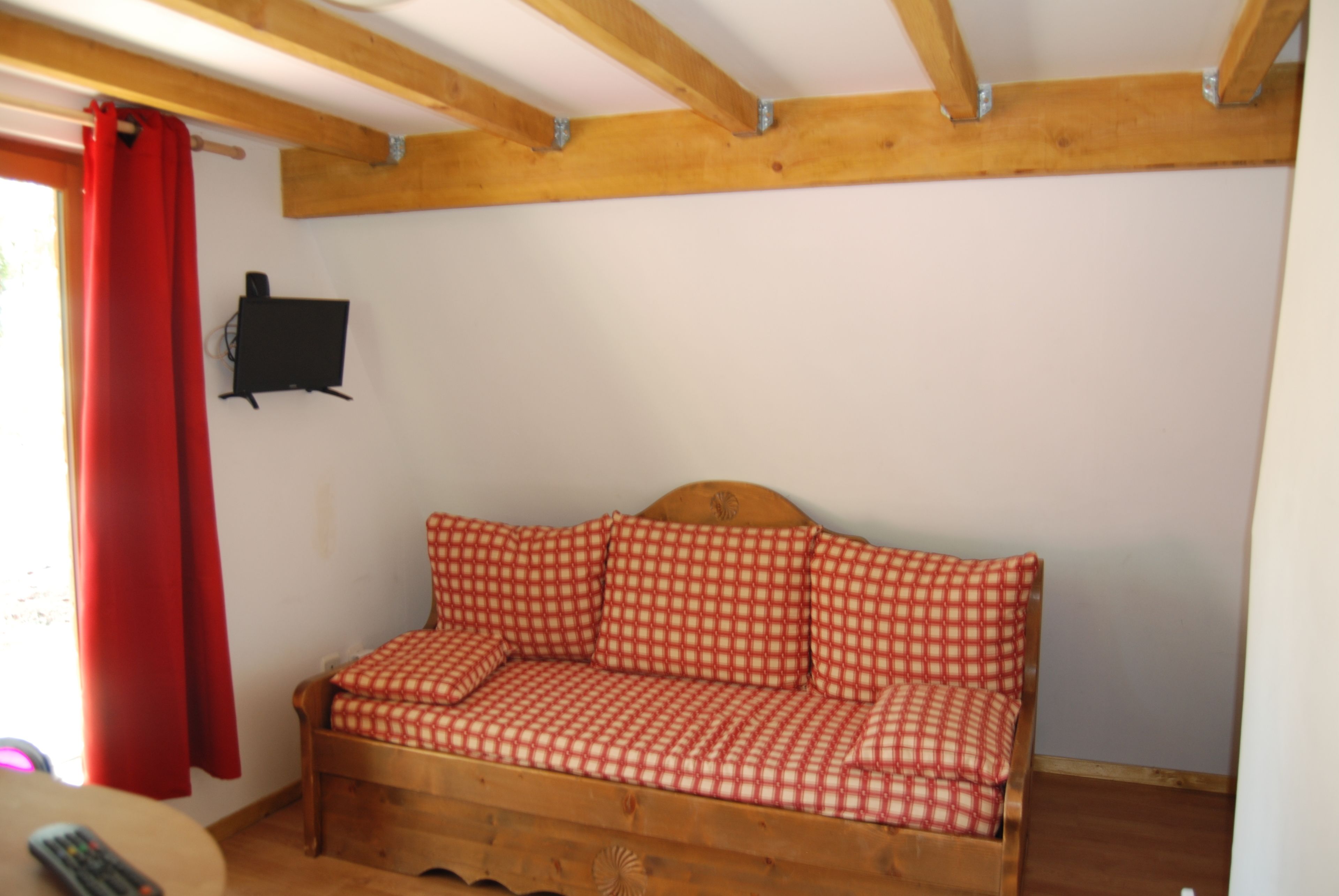 Tent (Bulle) | Woonruimte | Flatscreentelevisie