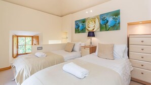 Cottage, 2 camere da letto | Una scrivania, postazione laptop, ferro/asse da stiro, Wi-Fi gratuito