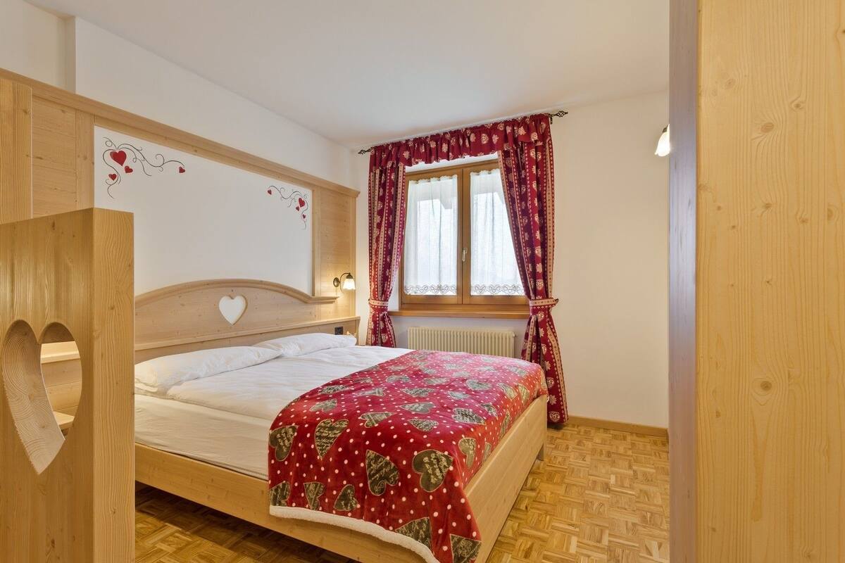 Suite, Balkon | 1 Schlafzimmer, individuell dekoriert, individuell eingerichtet