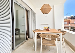 Departamento, 2 habitaciones, balcón | Terraza o patio