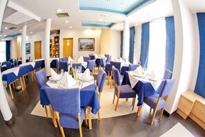 Restaurant - Regina Jelena (Budva)