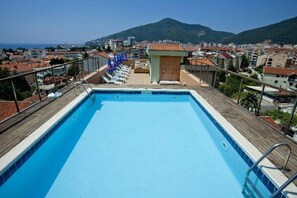 Outdoor pool - Regina Jelena (Budva)