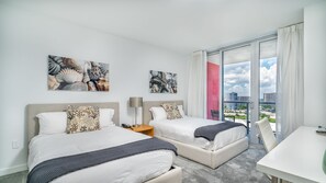 Tallelokero huoneessa, yksilöllisesti sisustettu