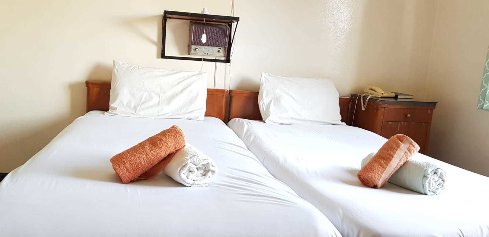 Twin Room | Bed sheets