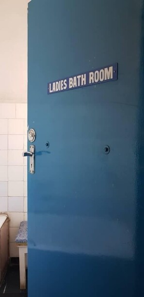 Economy Room, Shared Bathroom | Bathroom