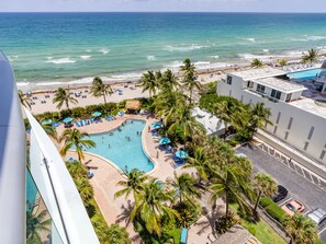 Premium Condo | Balcony view - Beautiful Apartment in Hollywood Beach (Hollywood)