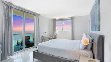 Deluxe Apartment, 2 Bedrooms, Non Smoking, Ocean View | 2 bedrooms, individually decorated, individually furnished, desk