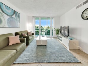 Economy Apartment, Non Smoking, City View | Living area | Flat-screen TV - Beautiful Apartment in Hollywood Beach (Hollywood)