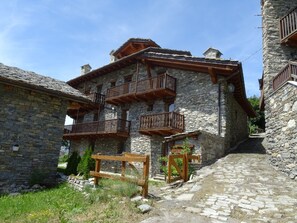 Front of property - Morge La Salle (La Salle)