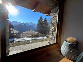 家庭公寓, 2 间卧室 | 起居区 | 平板电视