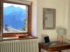 Family Apartment, 2 Bedrooms | Living area | Flat-screen TV - Morge La Salle (La Salle)