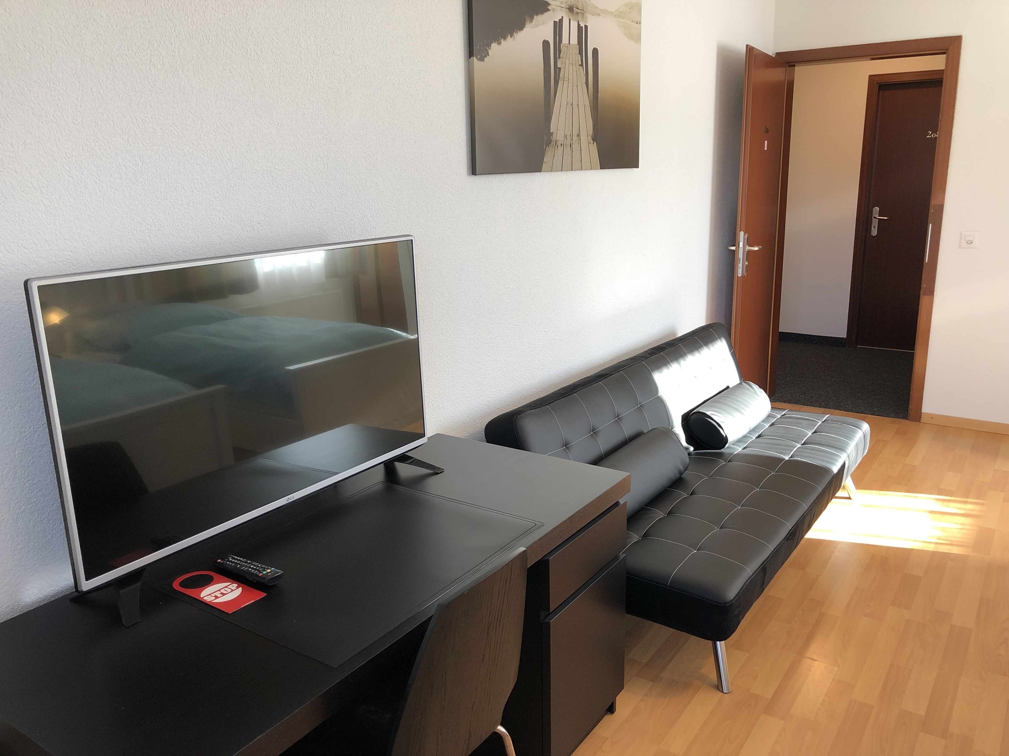 Schreibtisch, Babybetten, Zustellbetten, kostenloses WLAN