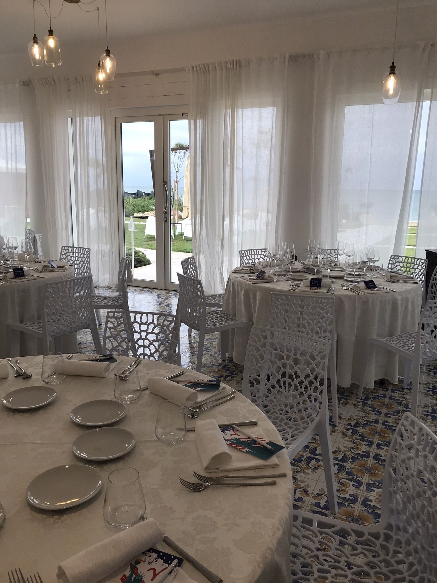 Breakfast, lunch, dinner served; Mediterranean cuisine, sea views 
