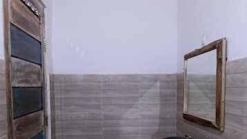 Chambre Double Deluxe | Lavabo de la salle de bain