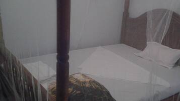Classic Single Room | Desk, laptop workspace, iron/ironing board (on request)