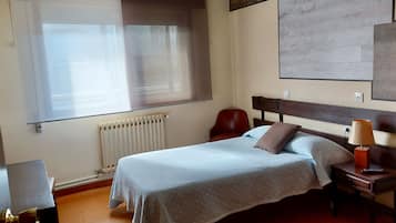 Eenpersoonskamer | Verduisterende gordijnen, gratis wifi, beddengoed